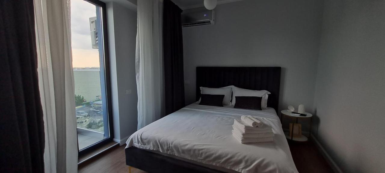 Golden Mirage Sunset Apartment Mamaia Exterior photo